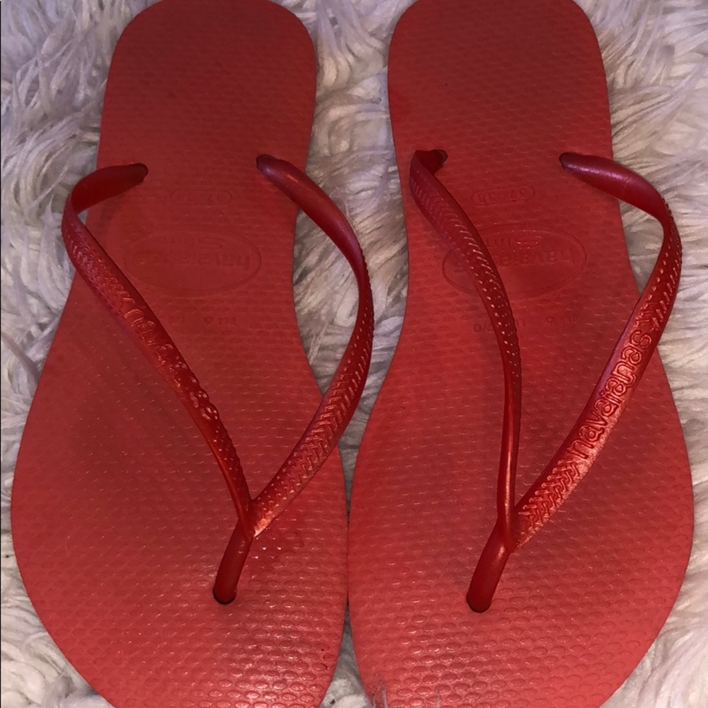 Coral Havaianas flip flops